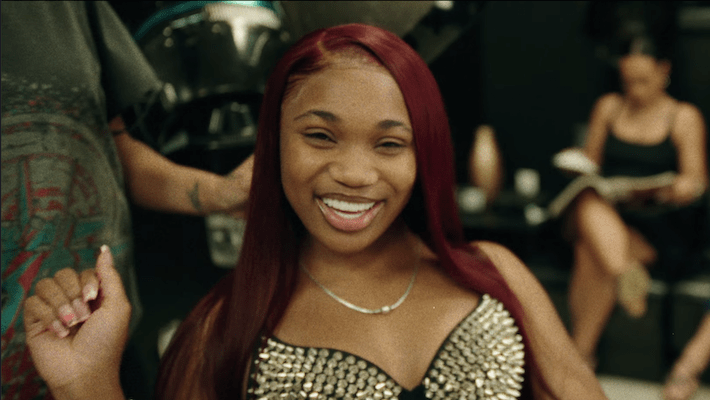 Cash Cobain co-signe Rising Atlanta Star Bunnab dans sa vidéo «H * Es Be Mad»