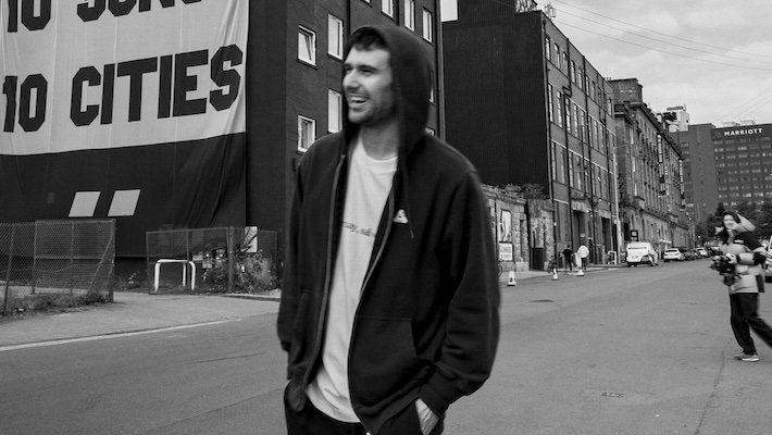 Fred Again .. Ajoutera à son album `` USB '' en constante évolution avec un lot de dix nouvelles chansons