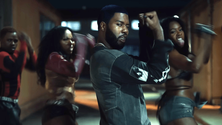 Khalid a une expérience «hors du corps» dans sa nouvelle vidéo torride