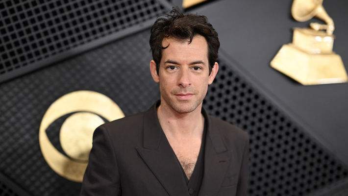 Le nouveau livre de Mark Ronson, `` Night People: How To Be A DJ dans les années 90, New York City '' est arrivé