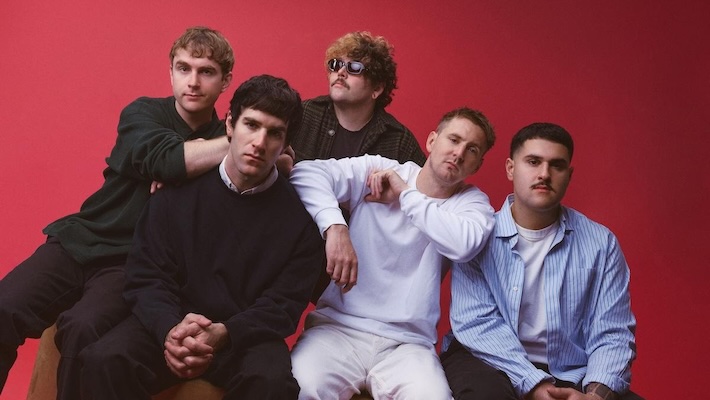 Militarie Gun taquine leur prochain album avec le rocker mélodique 'Throw Me Away'