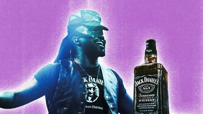 Shaboozey va profondément sur son amour pour Jack Daniel's et All Things Whisky With Our Head Drinks Writer