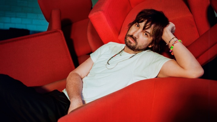 Tame Impala annonce un nouvel album, un projet «Club-Psych» intitulé «Deadbeat»