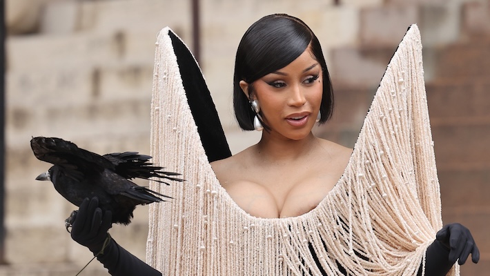 Voici comment vous pouvez rencontrer Cardi B à elle "Suis-je le drame?" Apparitions en magasin