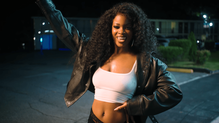 Ari Lennox annonce son troisième album, "Vacancy", avec "Under The Moon", inspiré du Doo-Wop