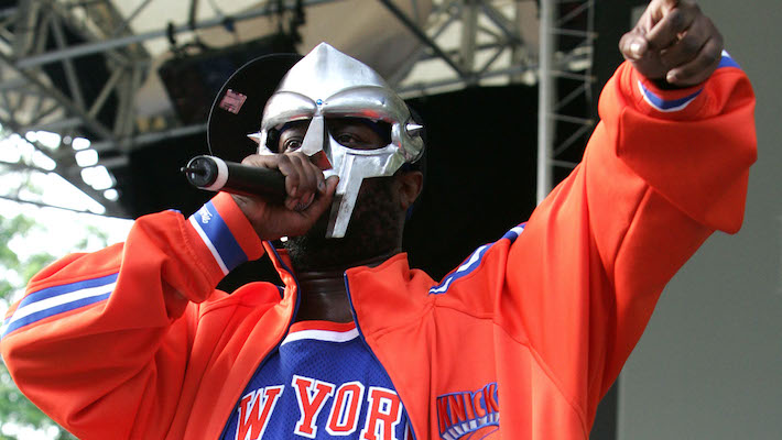 Les New York Knicks et MF DOOM se sont associés pour un merch exclusif