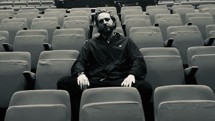 Oneohtrix Point ne taquine jamais son nouvel album avec l'atmosphère "Measuring Ruins"