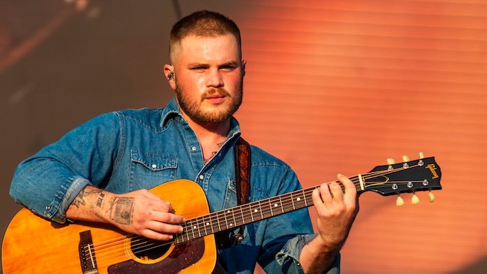 Zach Bryan est tiré alors qu'il va après la glace dans un nouveau teaser de chanson