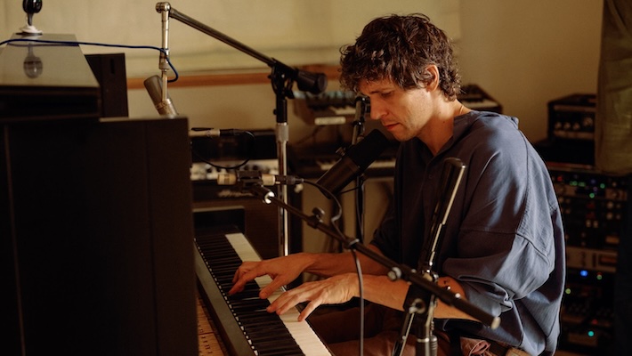 Le grand auteur de chansons modernes Tobias Jesso Jr. annonce « Shine », son premier nouvel album depuis 2015
