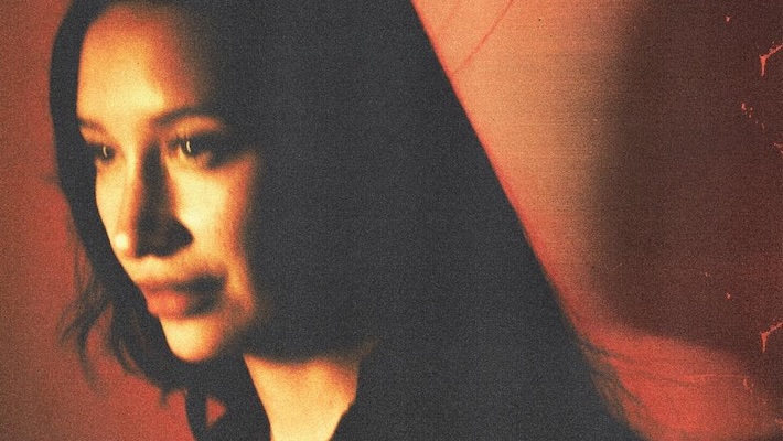 Julia Wolf surprend avec « 2MUCHPRESSURE », un nouvel EP de remix réalisé avec 2DUMB
