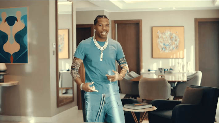 Lil Baby revient avec la vidéo Moody « Try To Love »