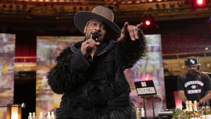 Questlove semble avoir confirmé que la nouvelle musique de D'Angelo pourrait arriver « bientôt »