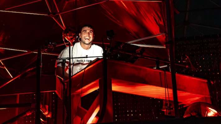 "Talk Of The Town" de Fred Again... est la dernière de ses nombreuses nouvelles chansons "USB"