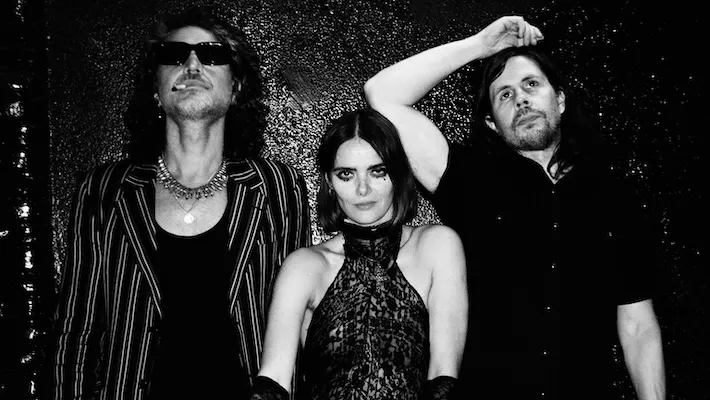 Chalk Teeth fait des débuts frappants avec son single « Struck » maussade et sombre
