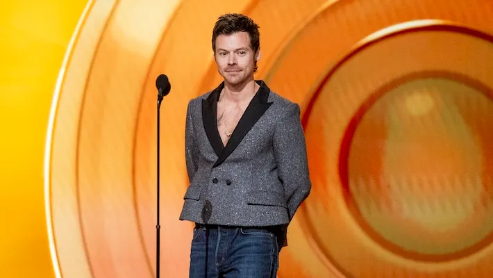 Harry Styles décroche son troisième single n°1 alors que « Aperture » fait ses débuts au sommet du classement Hot 100