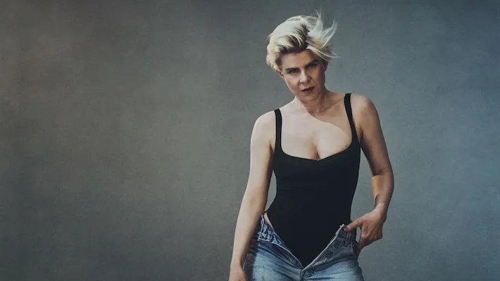 Robyn part en tournée avec un tas de grands ouvreurs, dont Lykke Li et Romy