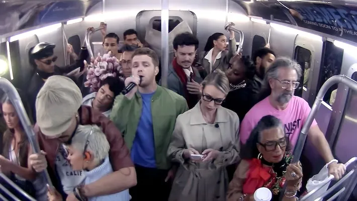 Alex Warren obtient la rédemption avec une performance magistrale aux iHeartRadio Music Awards