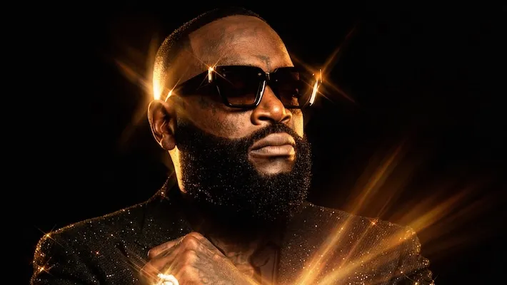 Rick Ross est en tournée avec un orchestre et une chorale pour célébrer les 20 ans du « Port de Miami »