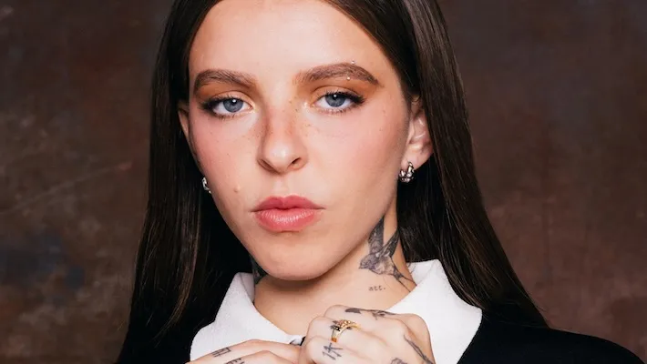 La jeune Miko suivra son énorme 2025 avec la « tournée de départ tardif » cet automne